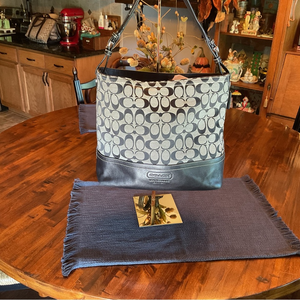 Coach Sig Logo Canvas/Leather Blk/Gray Shoulder bag.